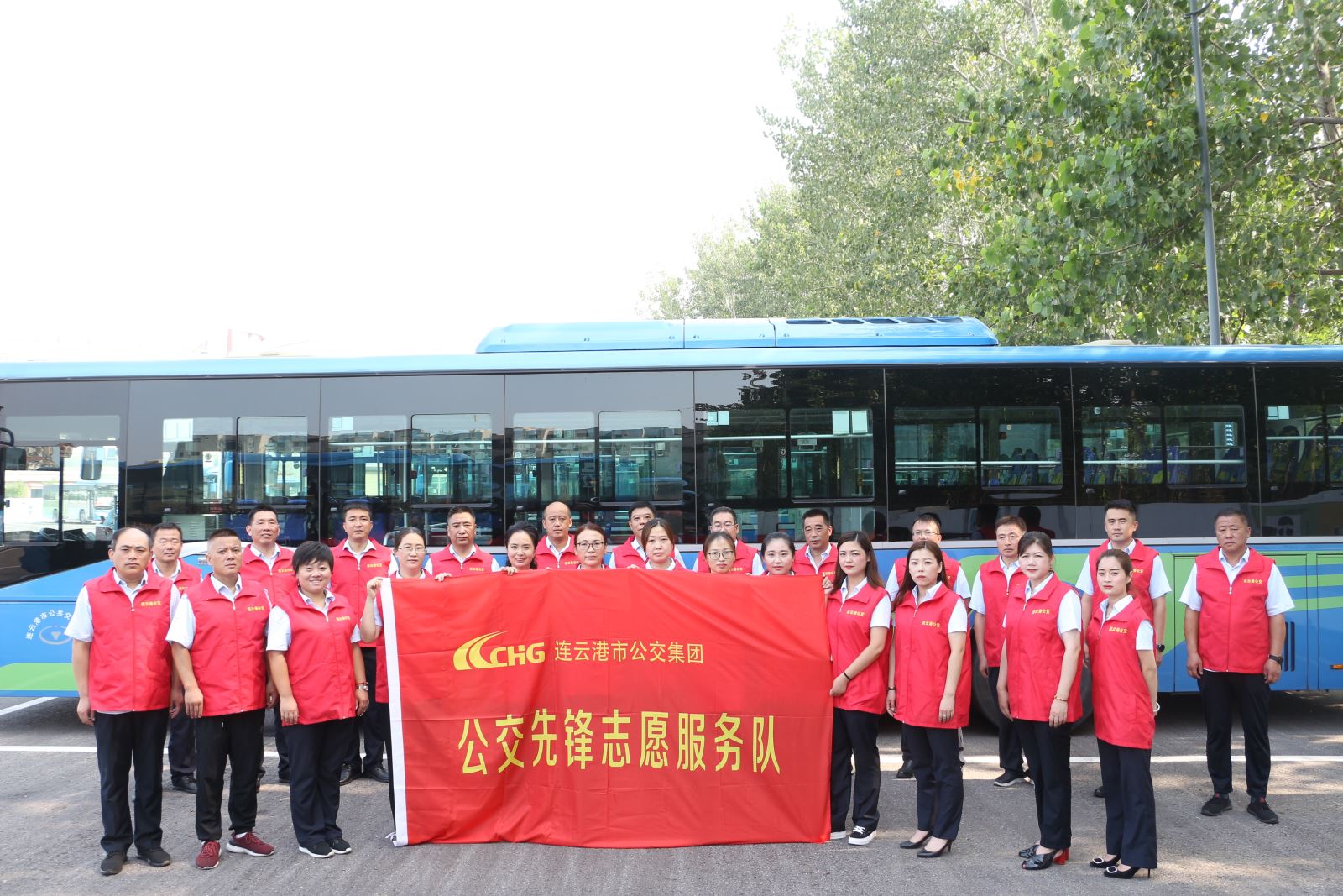 公交集團(tuán)公交事業(yè)一部開展“美麗城市，建設(shè)有我”主題黨日活動(dòng)